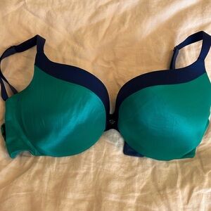 Bundle of six Victoria’s Secret bras. All sold together.